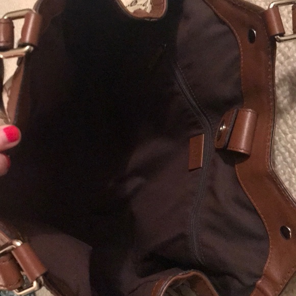 Gucci Shoulder Bag - Picture 7 of 8